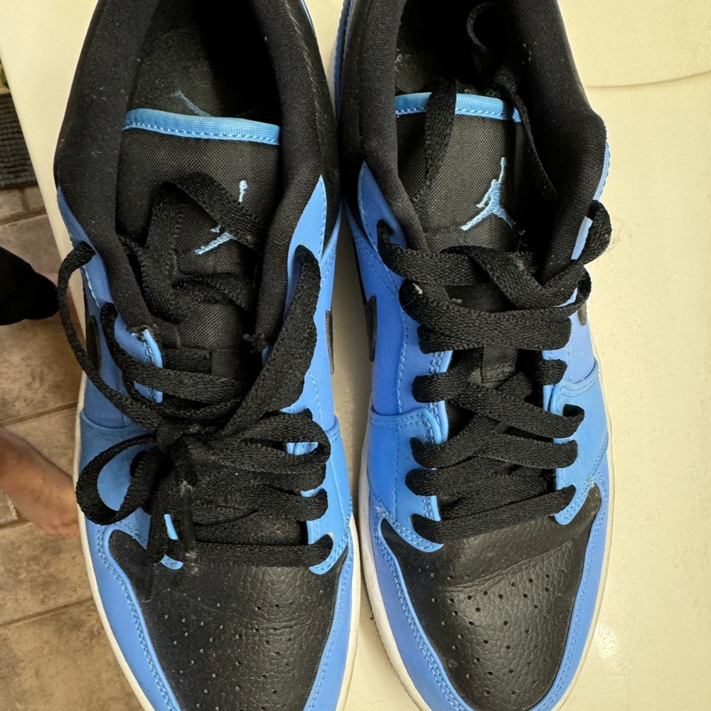 Nike Air Jordan 1 Low size 10 Carolina blue and black used
